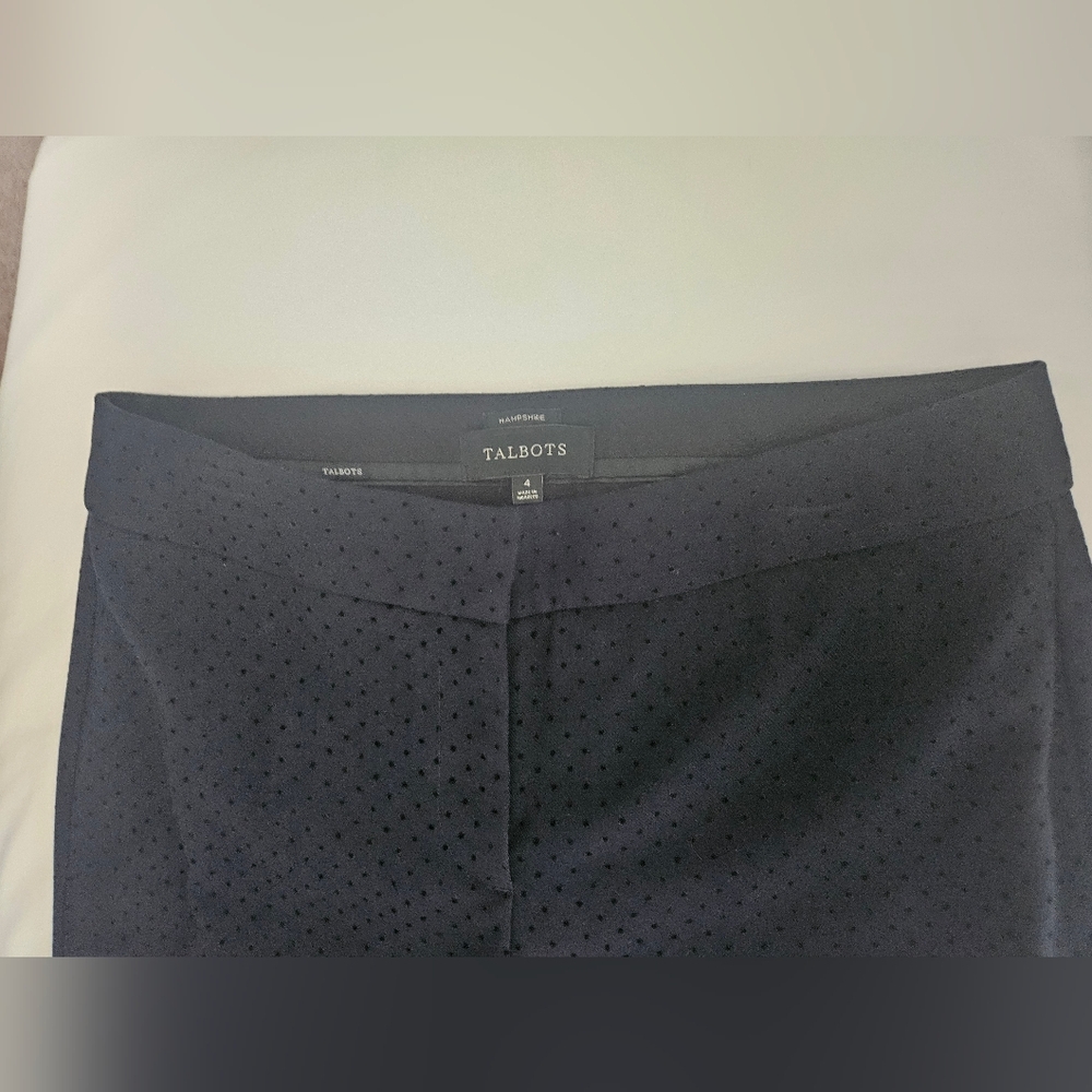 TALBOTS Swiss Dot Tulip Hem "Hampshire" Cropped Pants | SZ 4 - Picture 4 of 11